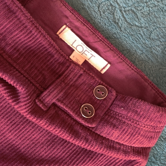 SOLD.......💚 Corduroy Mini Skirt by LOFT - Picture 5 of 7